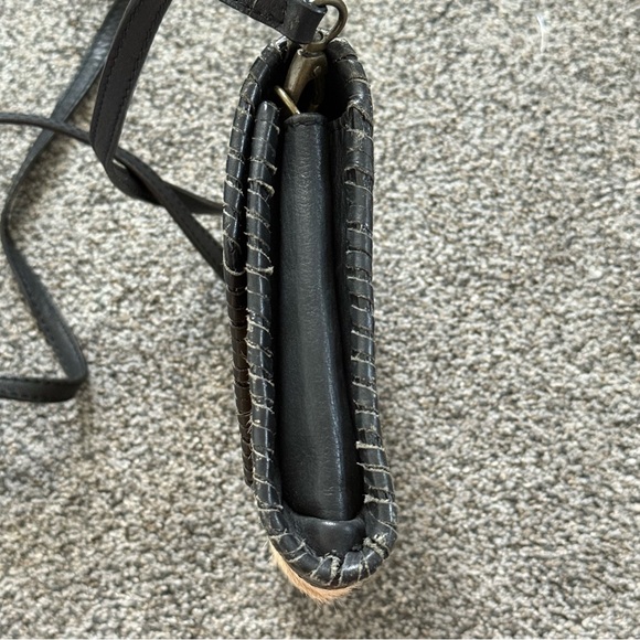 Black and Tan Leather Cowhide Crossbody Bag - Picture 7 of 12